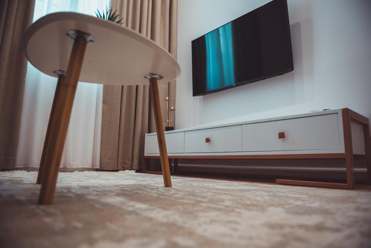 Tam Skanderbeg Square City Center Apartment No2 טיראנה מראה חיצוני תמונה