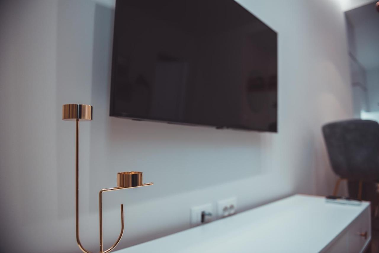 Tam Skanderbeg Square City Center Apartment No2 טיראנה מראה חיצוני תמונה