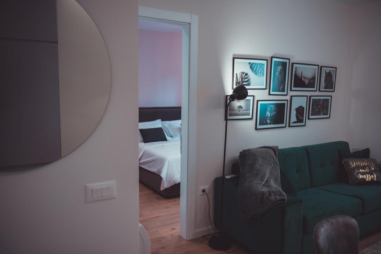 Tam Skanderbeg Square City Center Apartment No2 טיראנה מראה חיצוני תמונה