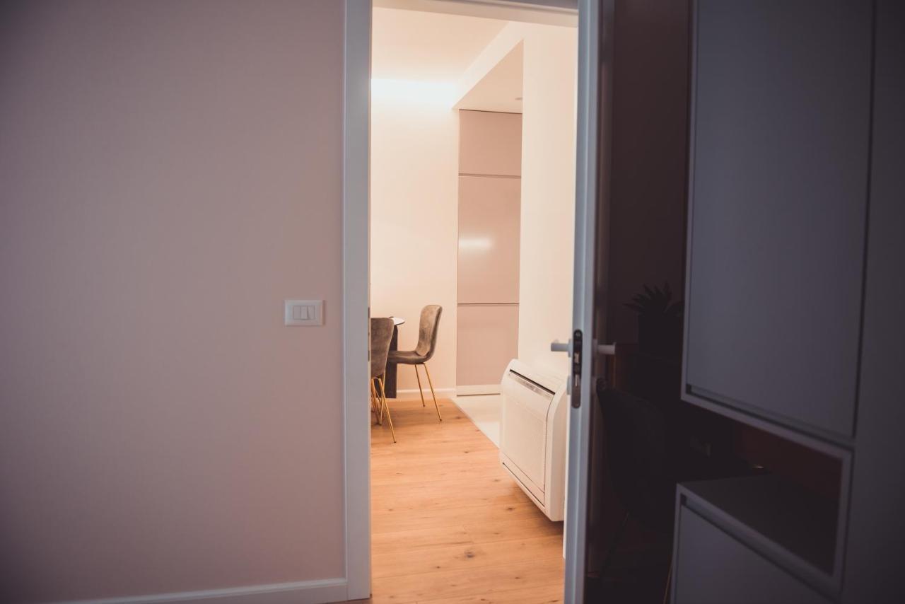 Tam Skanderbeg Square City Center Apartment No2 טיראנה מראה חיצוני תמונה